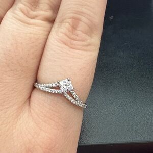 Elegant Silver Diamond Ring